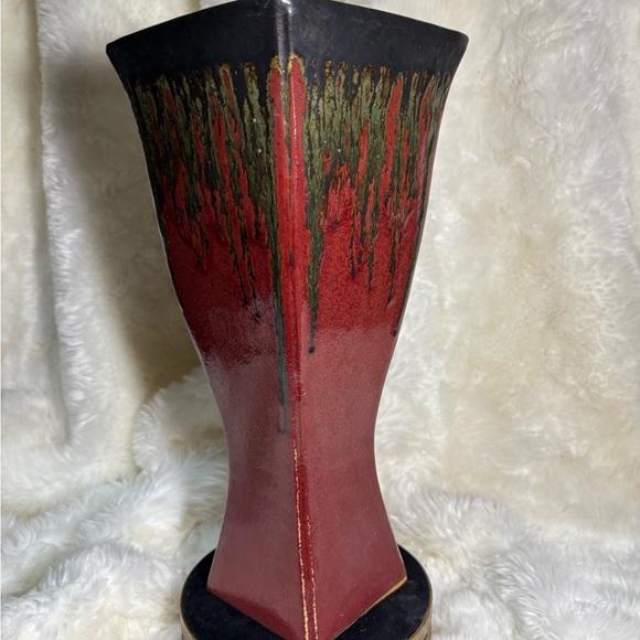 Bombay Red and Black Ceramic Vase - Picture 5 of 9